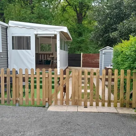 Mobil Vendee مكان تخييم